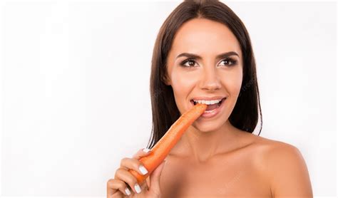 does carotenoid help tanning skin.